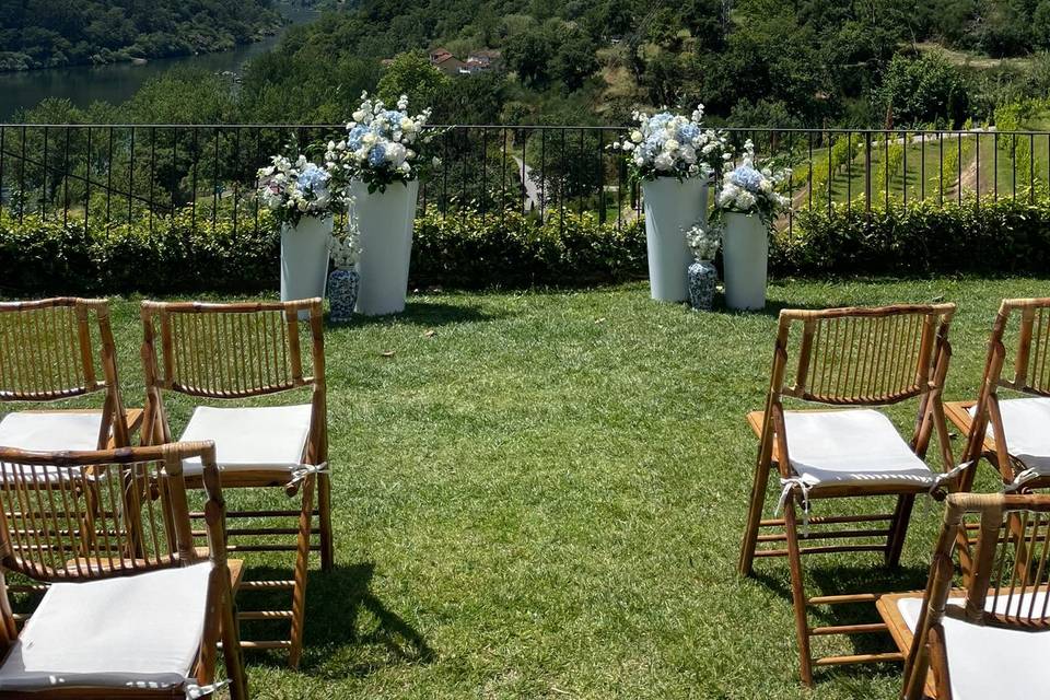 Wedding facing Douro