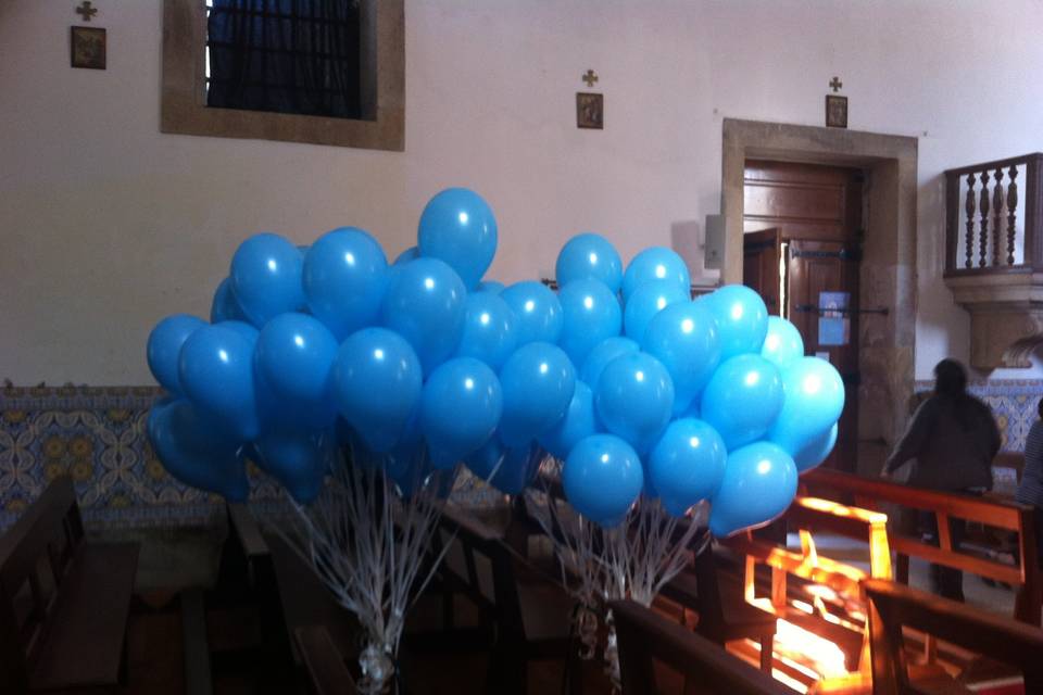 Baloes para a saída da igreja