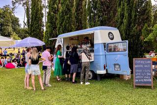 Flow Wine Van
