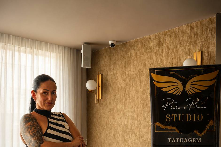 Anabela, Tatuadora