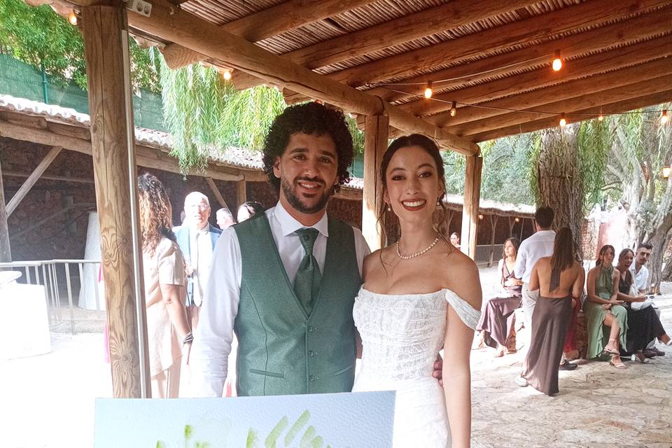 Ilustração e foto dos noivos