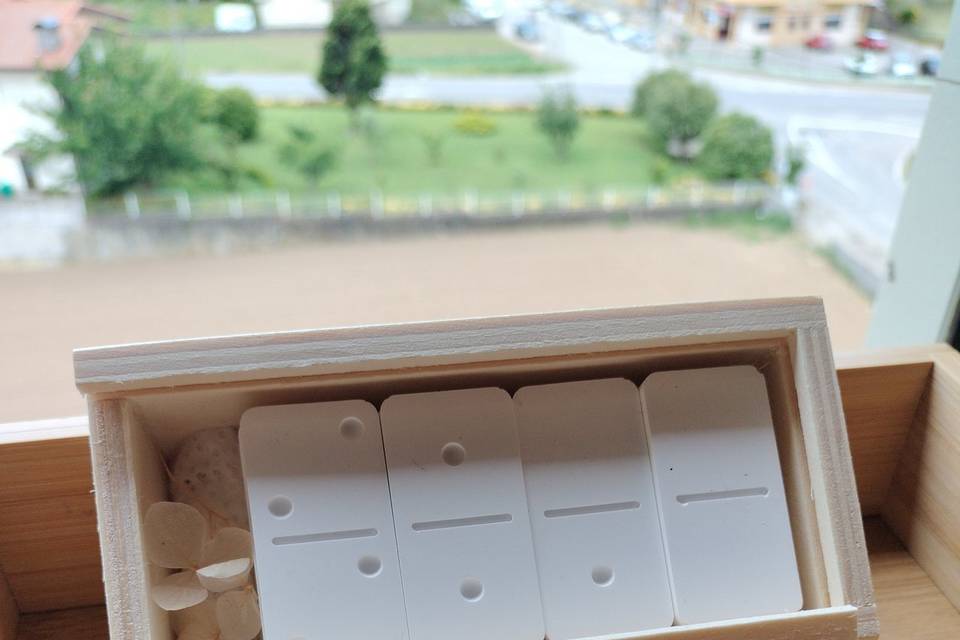 Dominó em gesso perfumado
