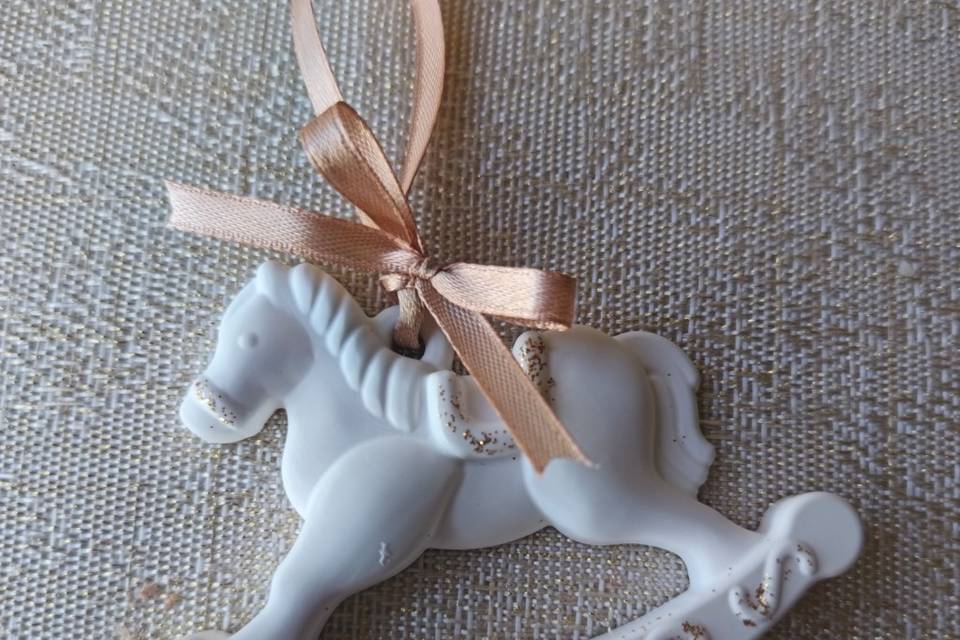 Cavalinho de troia em gesso