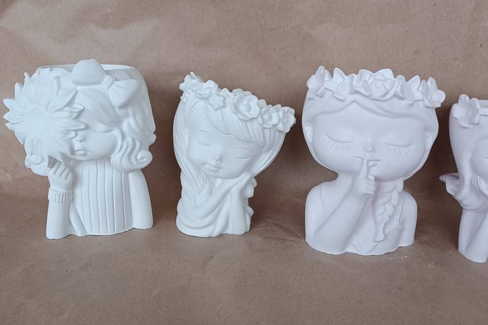 Meninas em pó cerâmico