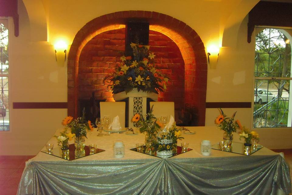 Mesa dos noivos e familiares