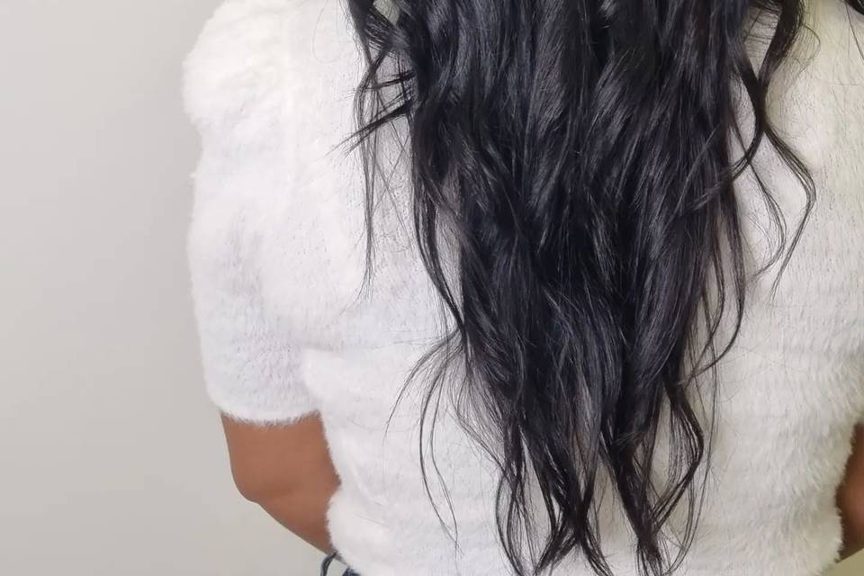 Vanessa Gomes - HairStylist