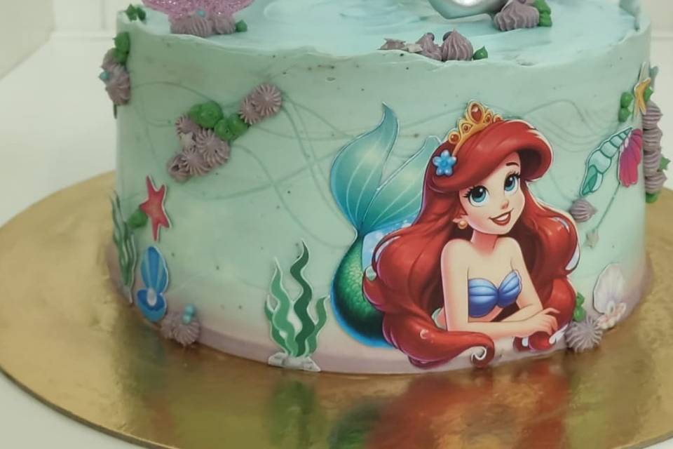 Bolo de chocolate com frutos v