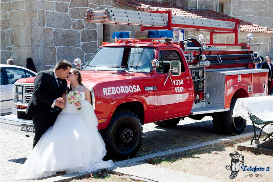 Noiva e bombeira