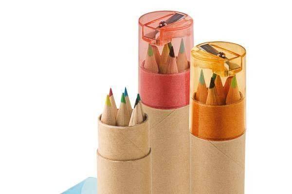 Lápis de cor e afia