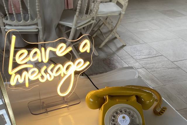 Guest book amarelo