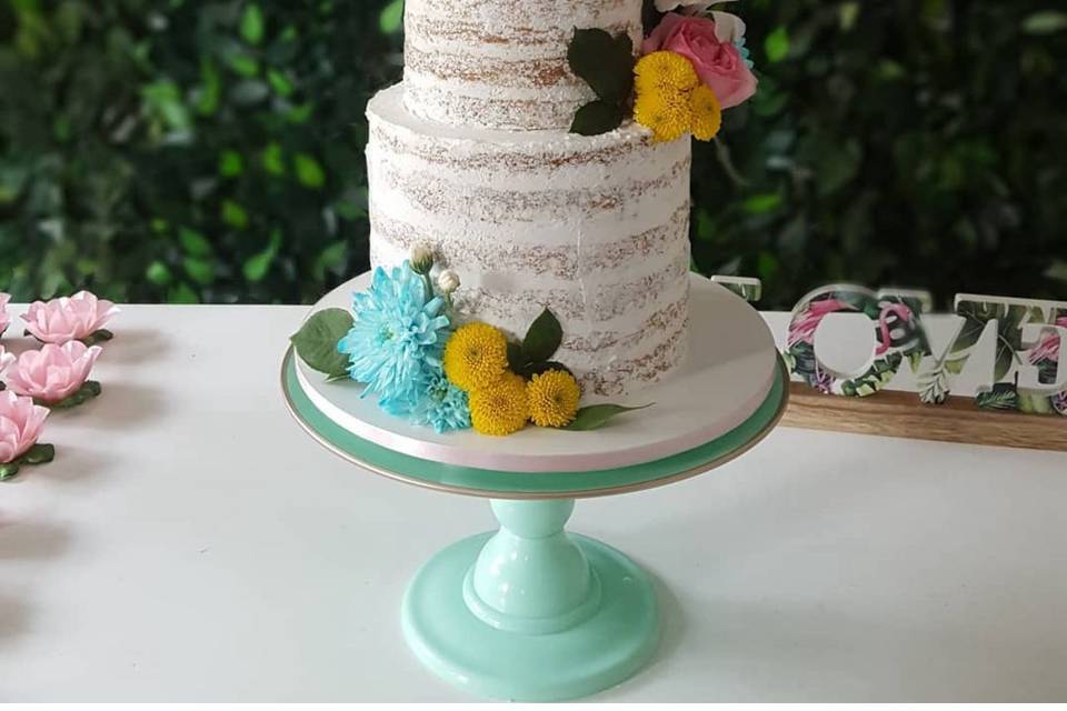 Naked cake floral