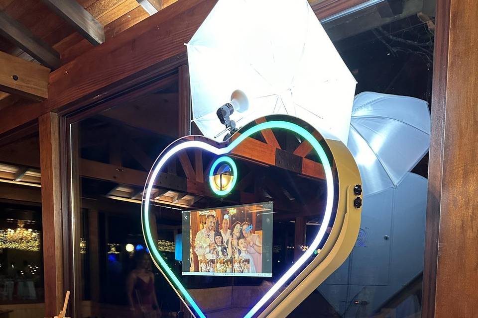 Heart Mirror Booth - C & L