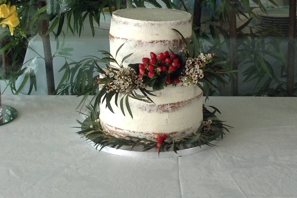 Semi naked cake