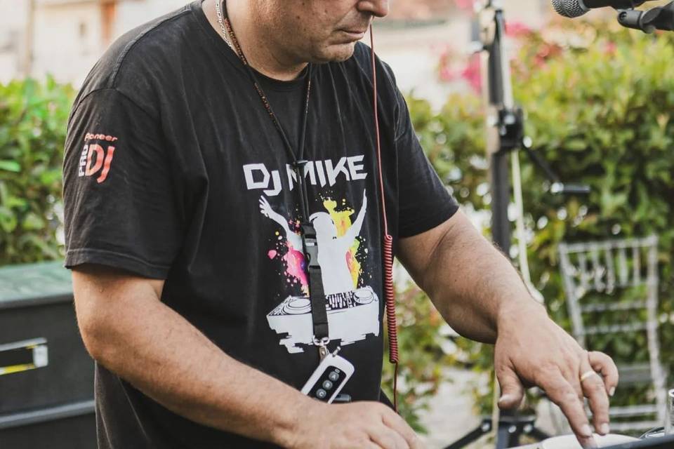 DJ Mike