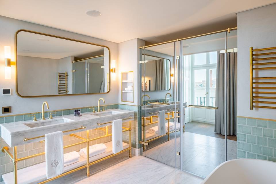 Ludovice Prestige Bathroom