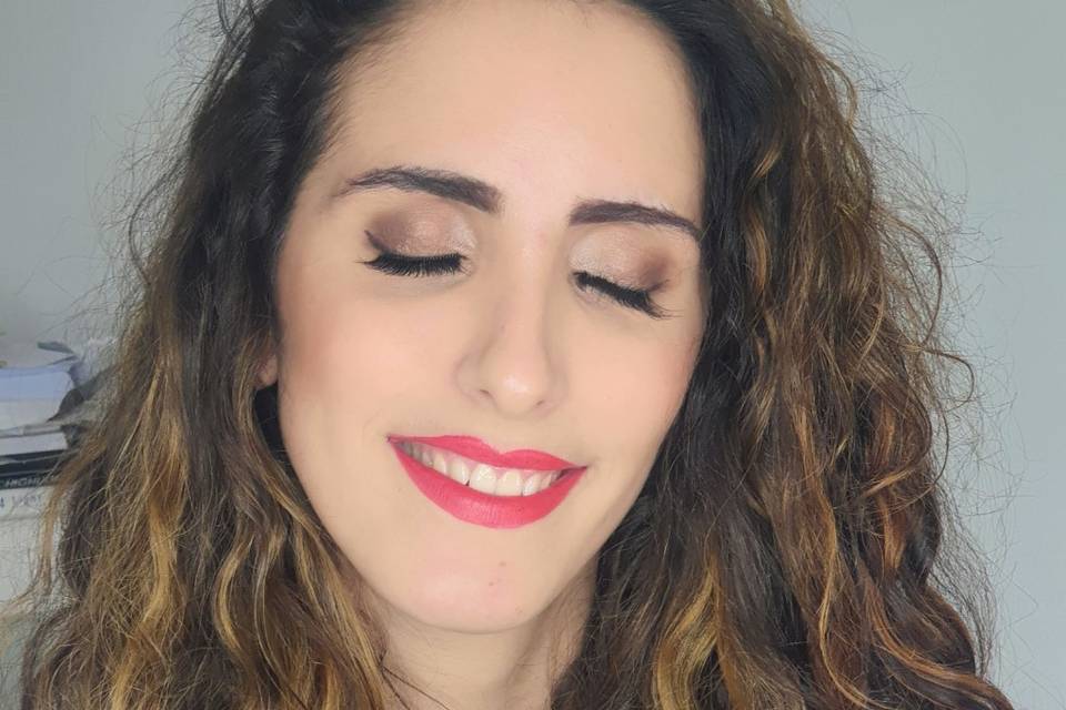 Carla Fernandes makeup