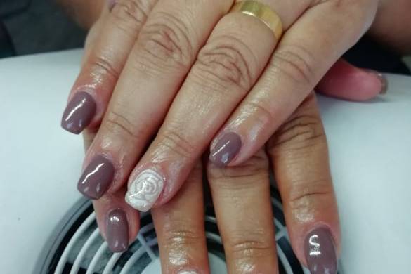 Unhas de gel