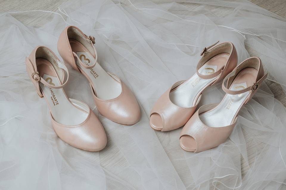 Sapatos de noiva cor de rosa