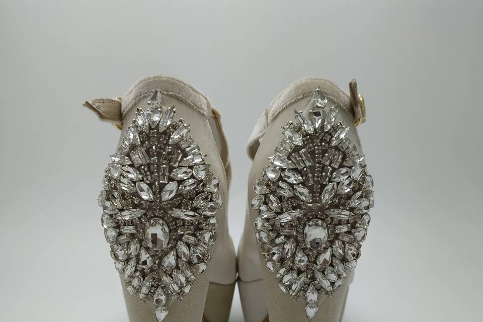 Sapatos de noiva com cristais