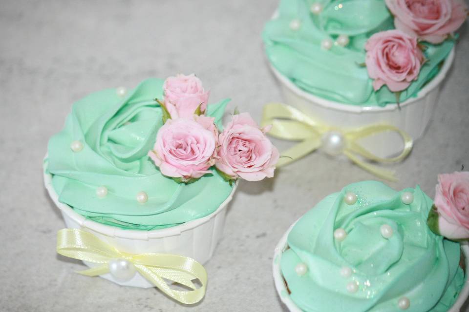 Little roses cupcakes