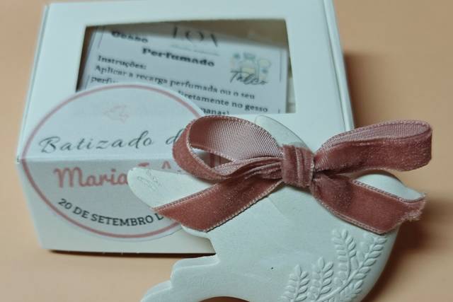 Pomba gesso perfumado