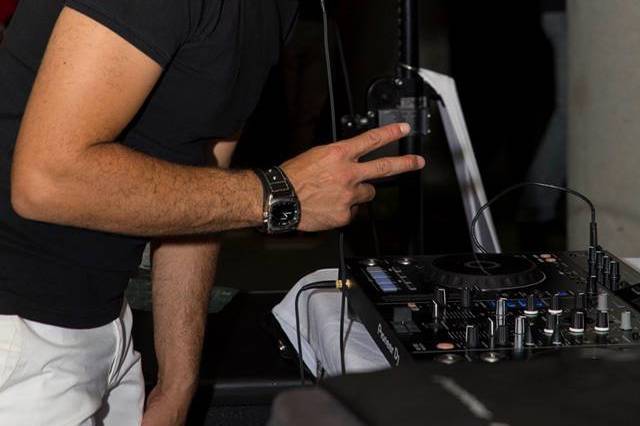 DJ Mikas