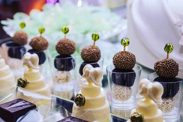 Mini bolos e brigadeiros