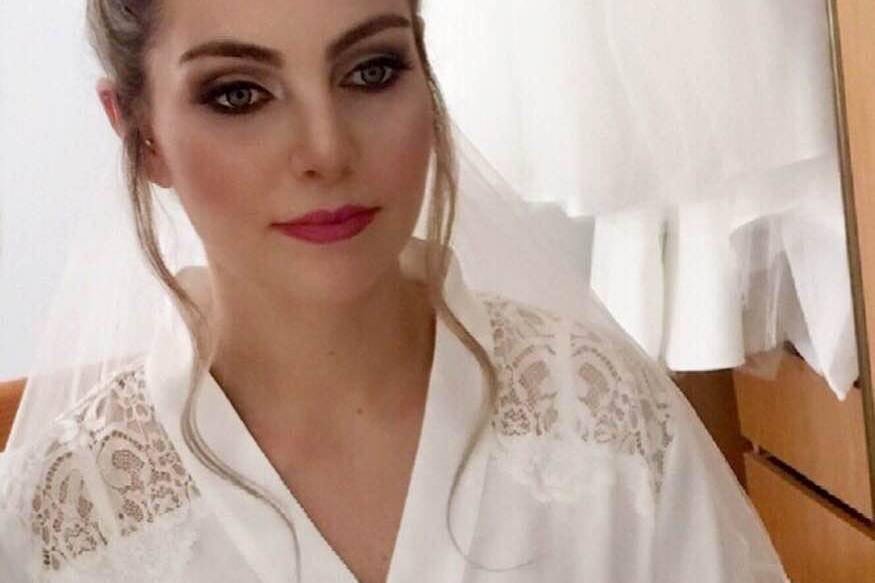 Maquilhagem e penteado glamour