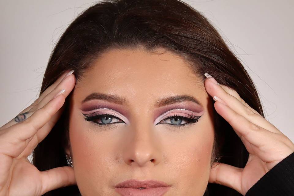 Full cut crease