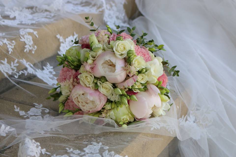 Bouquet de noiva em tons rosa