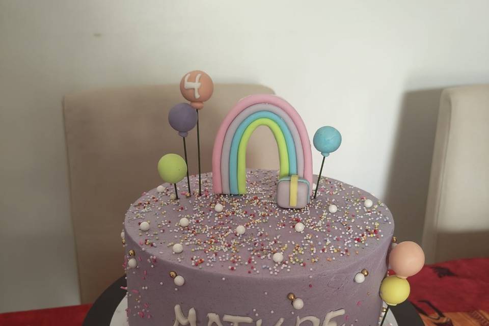 Bolo de aniversário personaliz