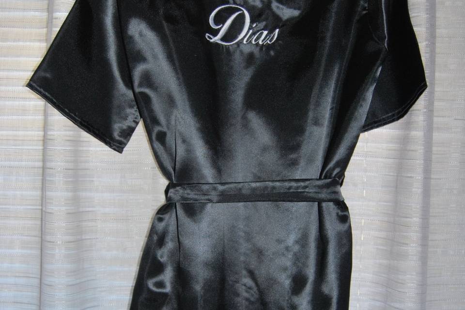 Robe preto com bordado prata