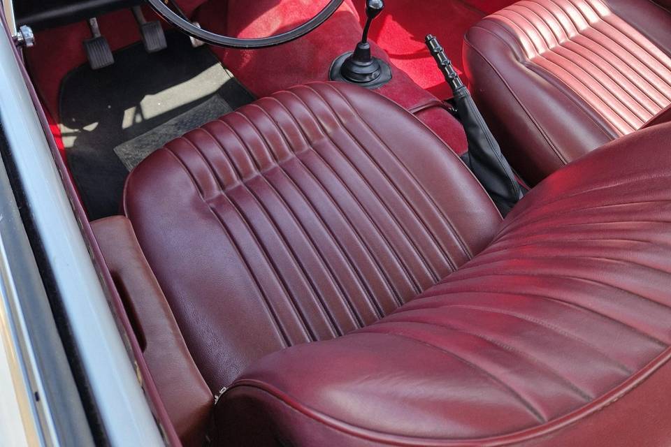 Interiores vermelhos originais