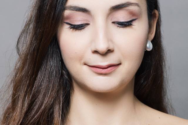 Adriana Costa Makeup Artist