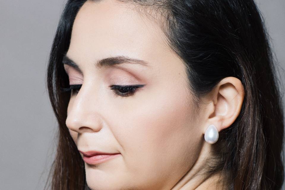 Adriana Costa Makeup Artist