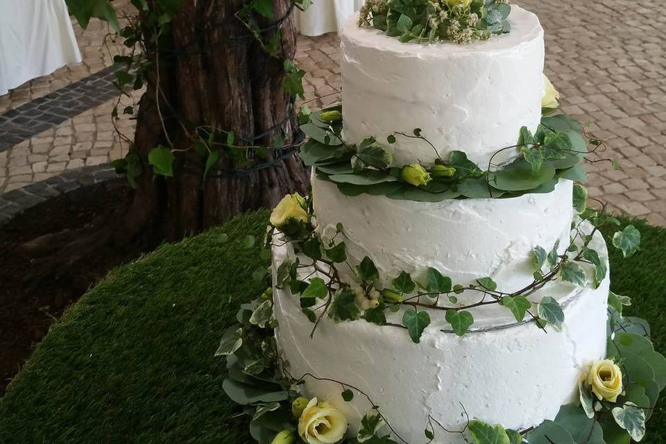 Nature wedding cake