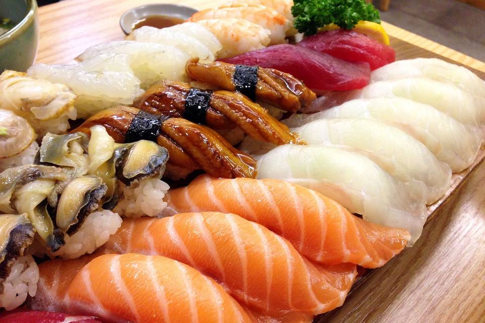 Cocktails & Sushi