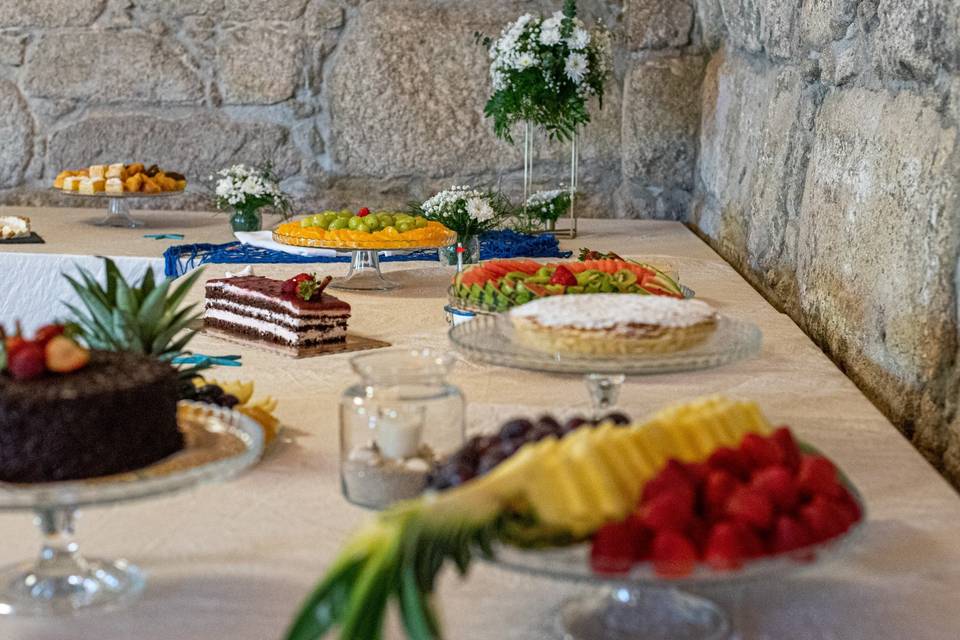 Buffet de frutas e doces