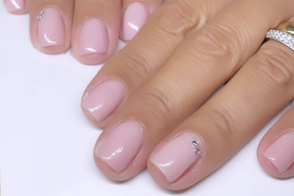 Unhas simples e delicada