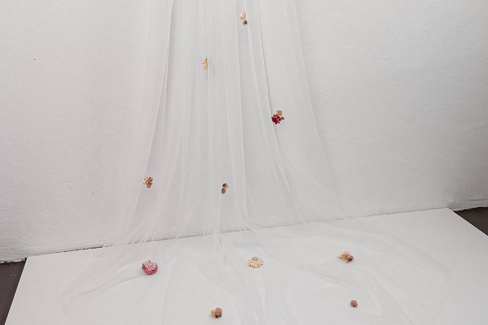 Véu de flores secas