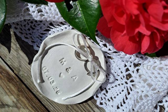 Porta-alianças cerâmica fria