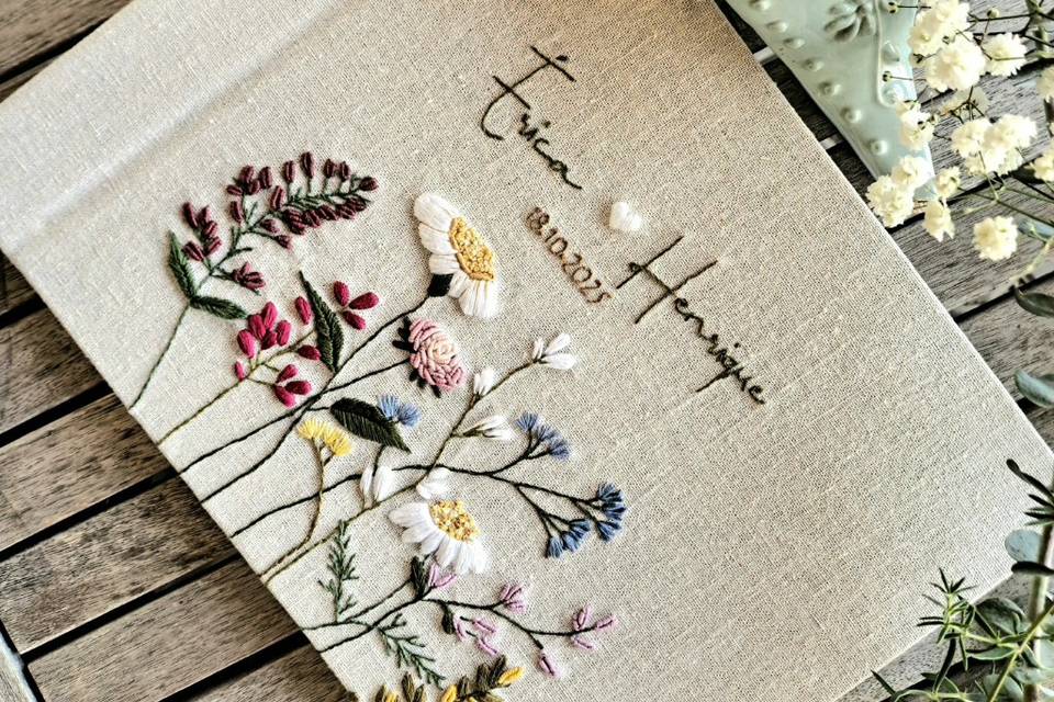 Livro de honra bordado à mão