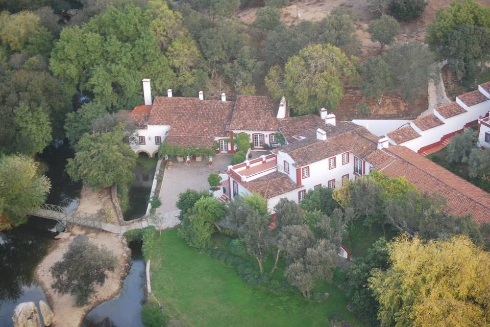 Piscina e rio almansor