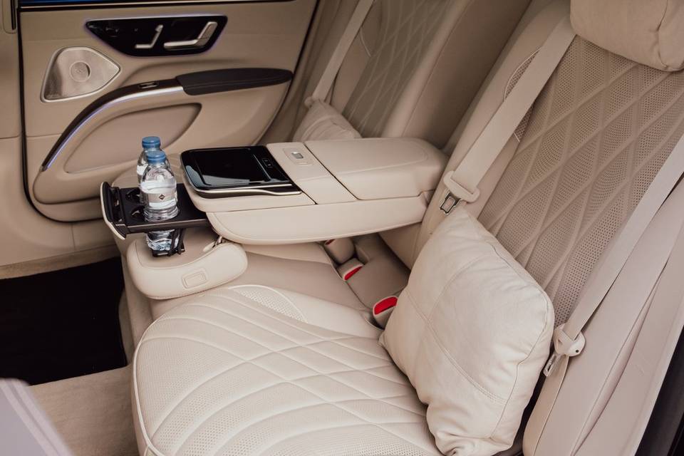 Mercedes EQS