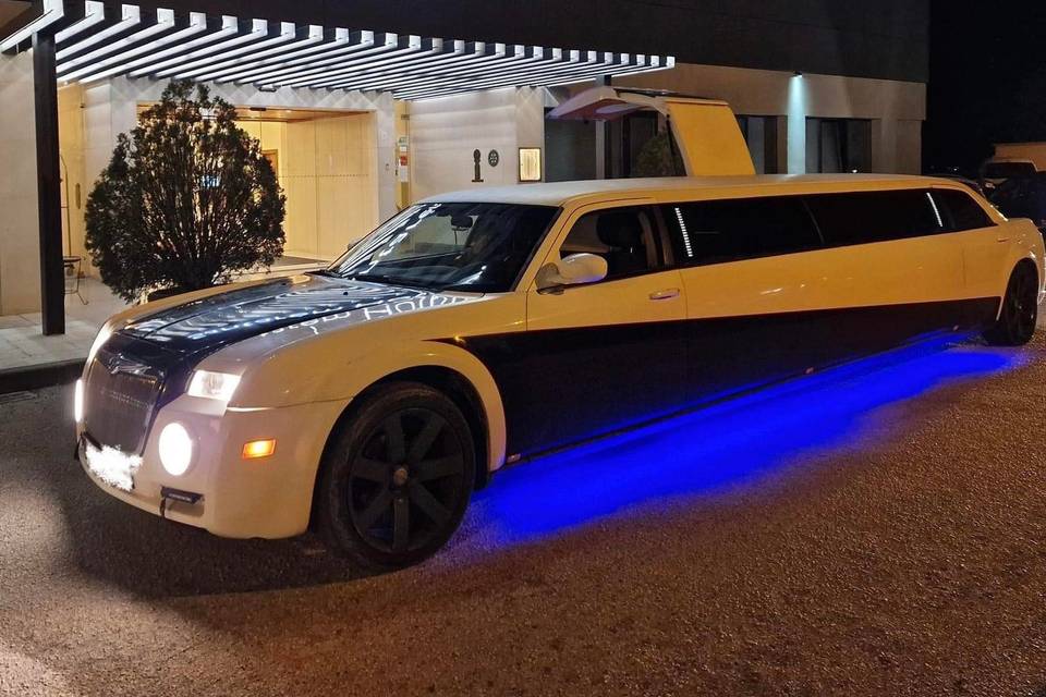 - Limousine Rolls Royce Look c