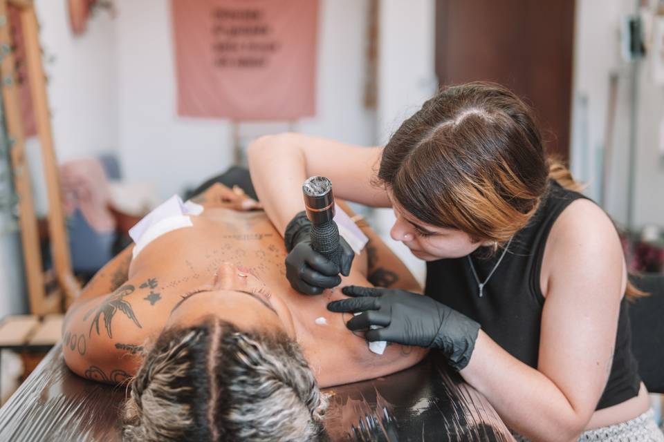 Dita Cuja Estúdio de Tatuagens