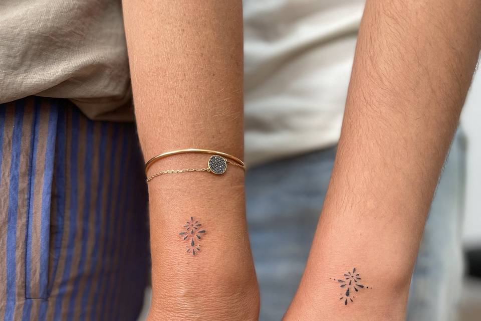 Mini tatto com cerca de 3cm