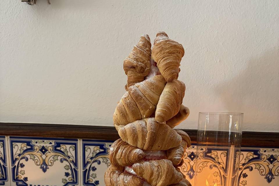 Pirâmide de croissant 🥐