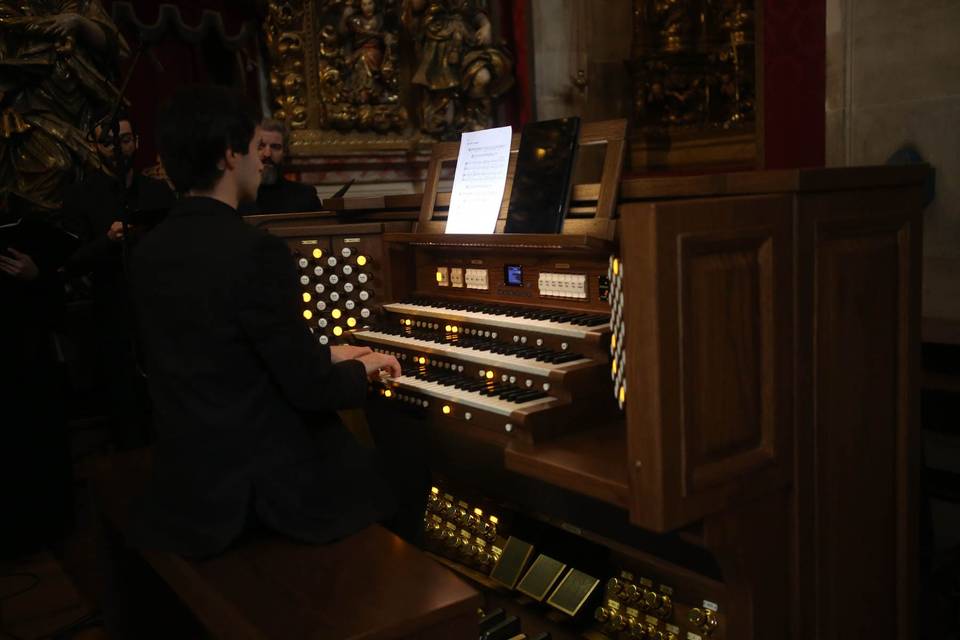 Maestro e organista