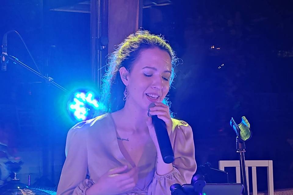 Sofia Solá - Vocalista